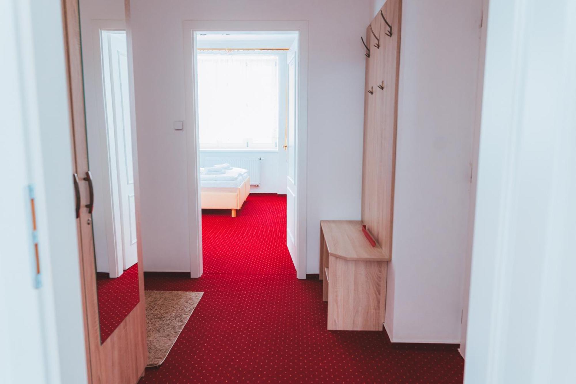 Kavárna a penzion REICHL Kraliky Exterior foto