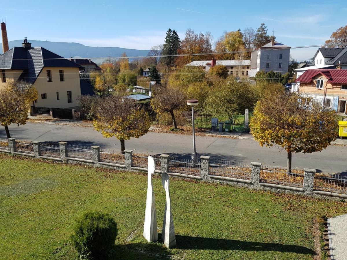 Kavárna a penzion REICHL Kraliky Exterior foto